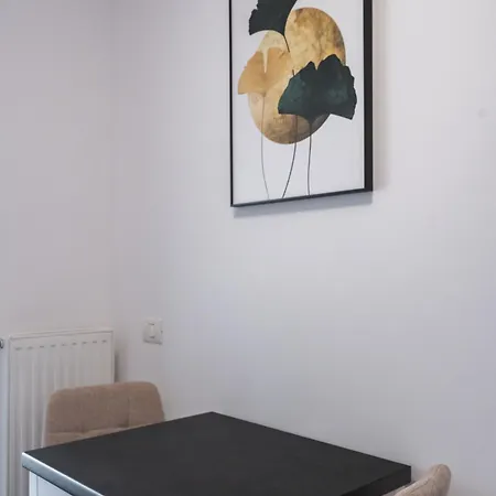 Plaza 92 Apartment